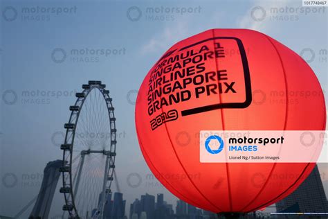 Race Signage And The Singapore Flyer Singapore Gp Motorsport Images