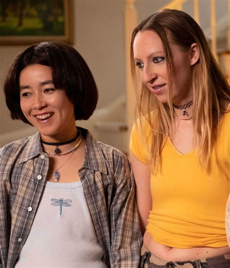 hulu s ‘pen15 review i wish every teen girl would watch this show glamour