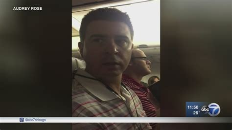 Video Man Finds Out His Wife Is Pregnant After Pilot Makes Announcement On Flight To Chicago