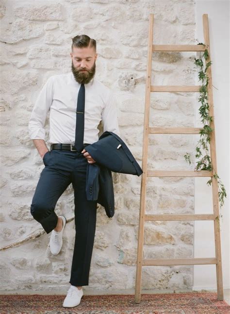 J'ai eu récemment l'occasion de conseiller un de nos lecteurs pour l'aider à choisir la tenue qu'il portera au prochain mariage pour lequel il participera. Épinglé sur Mariage - tenue Alban