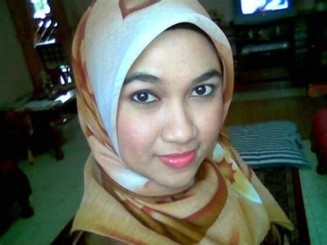 Malaysian Muslim Girl Lovely Big Boobs Pink Pussy Self Photos Leaked