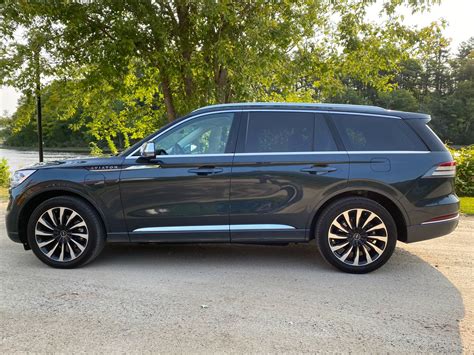 2021 Lincoln Aviator Gains New Flight Blue Color First Look