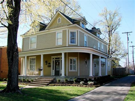 1904 Traditional In Bardstown Kentucky