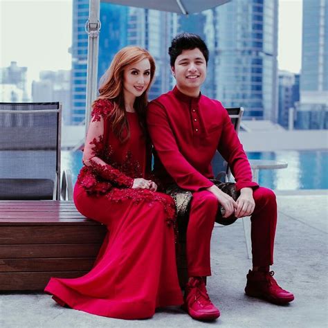 Farida nurhan merupakan food blogger dan food vlogger yang mempunyai channel youtube pribadi untuk membagikan review makanan.ia mulai baca juga: Gambar Raya Maria Farida Dengan Suami Baru - Berita Memey