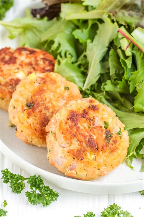 Fresh Salmon Cakes Recipe Salmon Patties Frugal Mom Eh