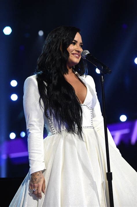 Demi Lovato Grammy Performance 2020 Em 2020 Cantores My Idol