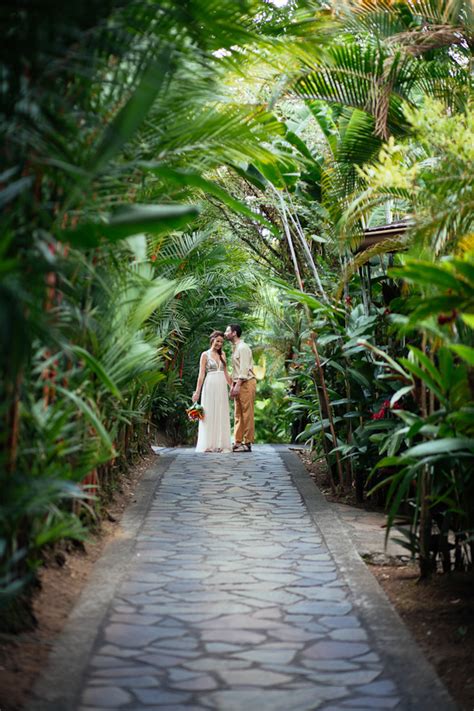 Tropical Elopement In Costa Rica Junebug Weddings