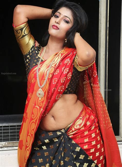 Hot Indian Actress Tanishka Hot Saree Navel