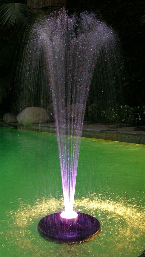 Resin 550 Gph Floating Spray Fountain With Light Floating Pool Lights