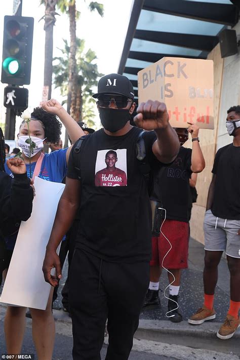 تتزوج أسراء من أوزان لتغيير مستوى معيشتها بعد أن تعبت من مصاعب الحياة لكن سرعان ما تقرر إنهاء هذا الزواج حين يواجه أوزان صعوبات مادية. في نفس اليوم..جيمي فوكس بين الاحتجاجات ضد العنصرية وقضاء ...