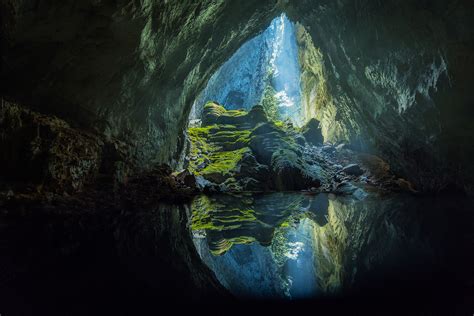 Spelunking Vietnams Son Doong One Of Largest Caves In The World Eu News Digest