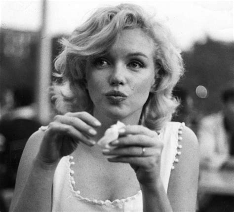 Beautiful Candid Photos Of Marilyn Monroe Mr Mehra