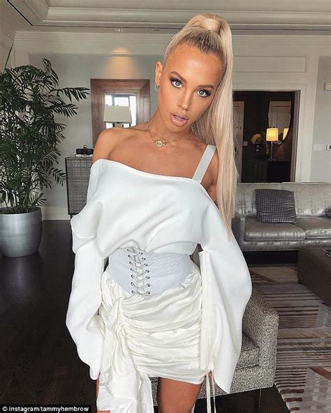 Instagram Model Tammy Hembrow Flaunts Her Tiny Waist And Famously Pert