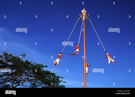 Papantla Flying Men Flyers Voladores Hi Res Stock Photography And