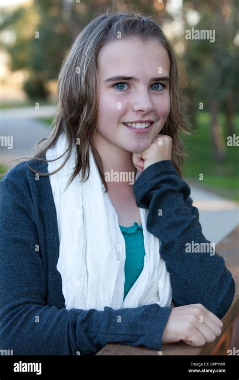 Dreizehnjährige Mädchen Fotos Und Bildmaterial In Hoher Auflösung Alamy