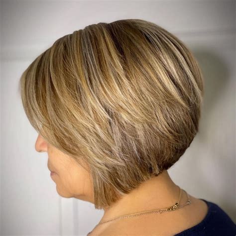 39 Hottest Graduated Bob Haircuts For Trendy Women