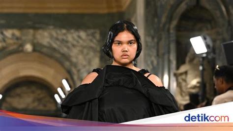 7 Foto Shahnaz Indira Model Curvy Indonesia Debut Di London Fashion Week