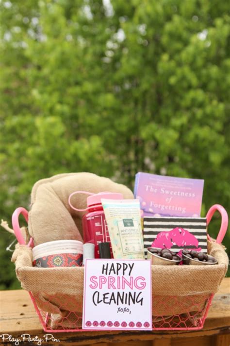 When you make your own gift basket you can make sure that your presentee will like everything that's in the basket and save yourself quite a bit of money. Do it Yourself Gift Basket Ideas for All Occasions - landeelu.com
