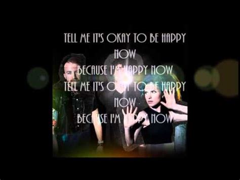 I think i'm tired of getting over it just starting something new again i'm getting sick of the beginnings and always coming to your defenses i. Tell Me It's Okay - Paramore Lyrics - YouTube