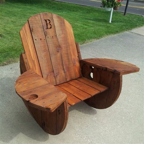 Need extra seating without taking up a lot of space? Ideas for Pallet Rocking Chairs | Pallet Ideas: Recycled ...