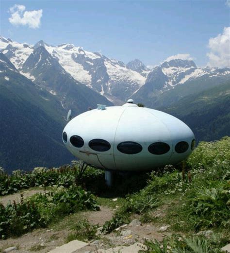 futuro house by the finnish designer matti suuronen dombai russia design arkitektur interiör