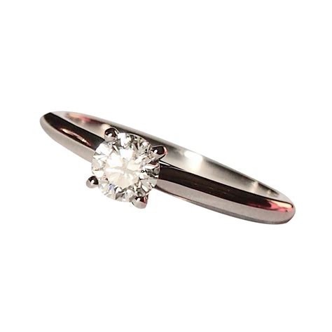 À propos de la collection. Bagues Cartier Solitaire 1895 Platine Argenté ref.27238 - Joli Closet