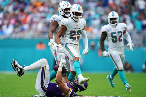 Miami Dolphins Safety Brandon Jones Out For The Year With Acl Injury The Phinsider