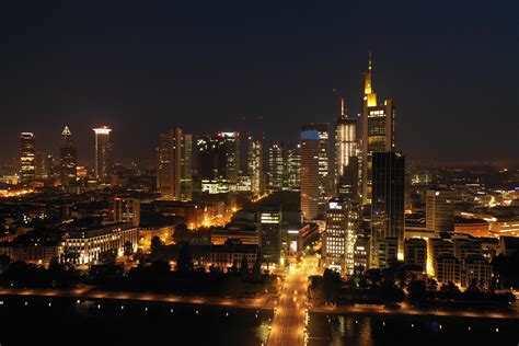 Frankfurt: Skyline III @night | Dronestagram