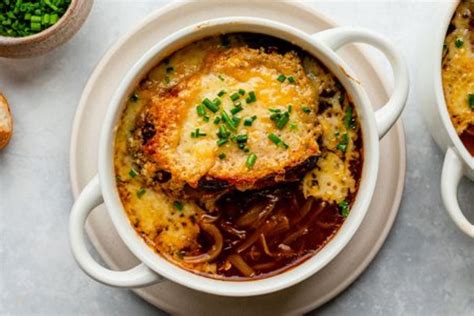 Découvrez la délicieuse recette de la soupe à loignon pour réchauffer
