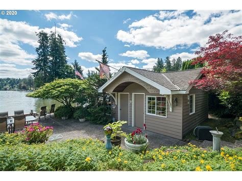 Waterfront Homes In Oregon For Sale