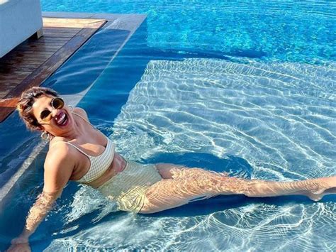 Priyanka Chopra In Bikini Hot Pics