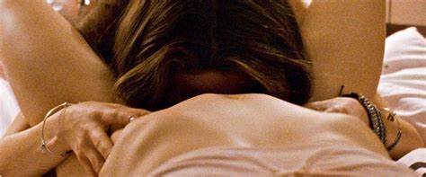 Natalie Portman And Mila Kunis Lesbian Oral Sex And Kissing