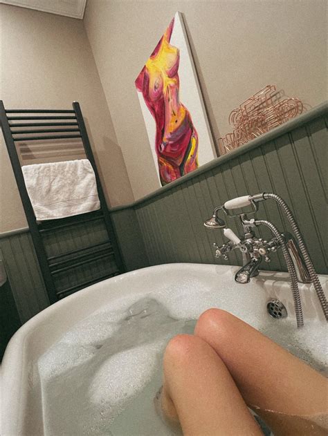 Paige ️‍🔥 On Twitter It’s A Knees Up Bath I Ain’t Ready To Die
