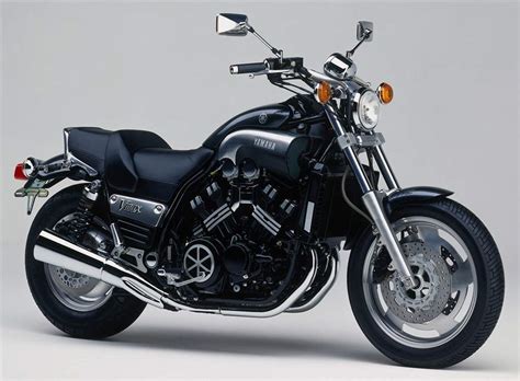 This bike is known for its distinctive style, powerful 70 v4 engine, and its shaft drive. Yamaha Vmax 1200 (2000) - názory motorkářů, technické ...