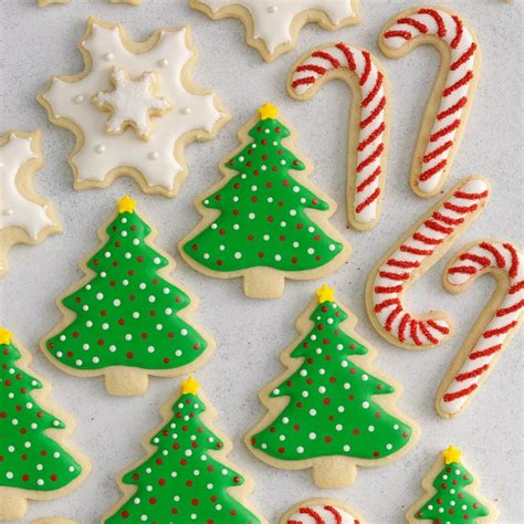 See more ideas about cookie decorating, christmas cookies, christmas cookies decorated. Decorated Christmas Cutout Cookies Recipe | Taste of Home