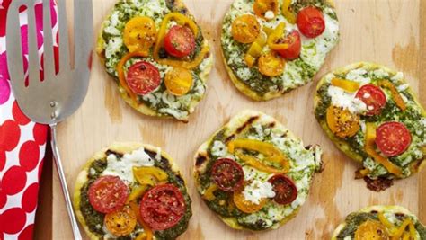 Grilled Mini Pesto Pizzas With Bell Peppers And Tomatoes Parade