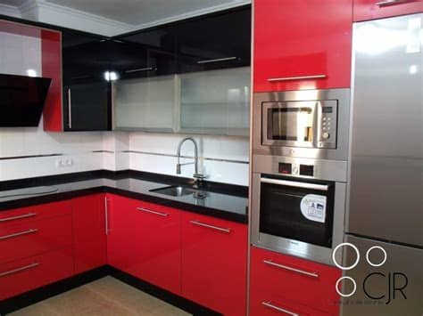 El color blanco como tono predominante es ideal en cocinas con distintas particularidades como el tamaño, la forma o la luminosidad. Pin en Mobiliario