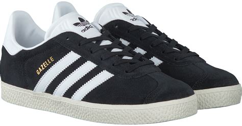 Collaborative sneaker blending eastern and western. Zwarte ADIDAS Sneakers GAZELLE C - Omoda.nl