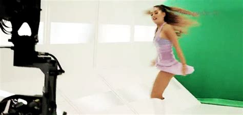 12 Times Ariana Grande Upstaged Everyone With Her Killer Dance Moves Capital