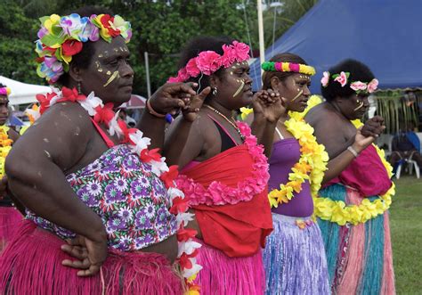 Beatiful Buka women celebrating Bouganville Autonomy Day - Lihir Island PNG | People around the ...