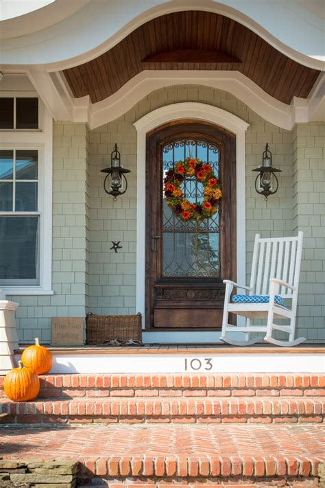 Share yours with us here or on facebook with the. Christmas Decorations Front Door Ideas