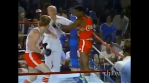 Boxer Knocks Out Referee Youtube