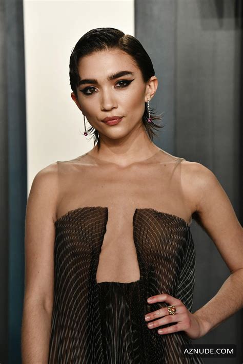 Rowan Blanchard On The Red Carpet In A See Through Dress At The Vanity