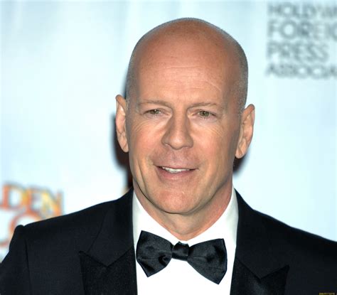 1440x1800 Resolution Bruce Willis At Award Images 1440x1800 Resolution