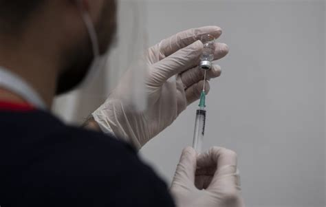 Drugmaker astrazeneca's potential coronavirus vaccine is now in advanced trials, and the company says it has the capacity to make 3 billion doses when the vaccine is ready. Insufficient vaccine production capacity is definitely ...