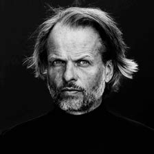 Oct 01, 2021 · i 1996 ble kagge forlag startet av erling kagge. Hay Festival