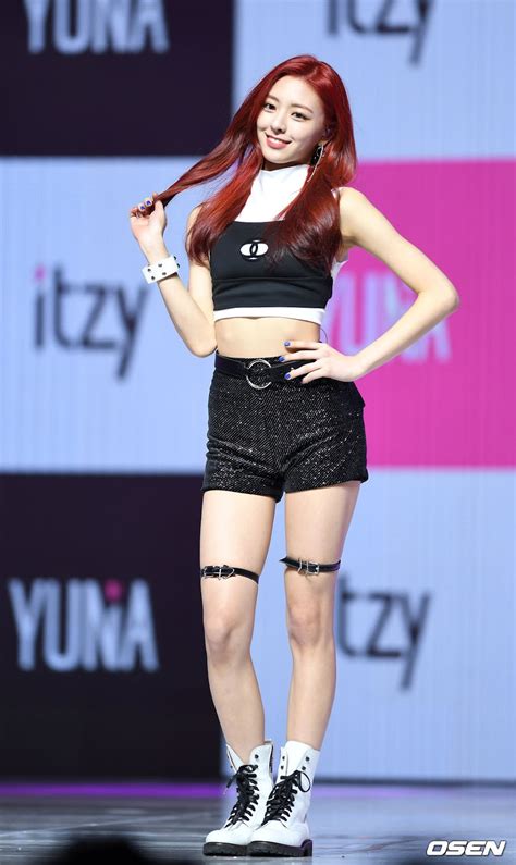 15 Times Itzys Yuna Surprised Us With Her Tall And Model Like Figure