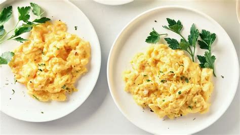 9 Easy Ways How To Make Scrambled Eggs Fluffy Plus Recipe