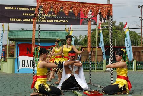 6 Tarian Adat Riau Perpaduan Budaya Melayu Page 2 Of 2 Tak Terlihat