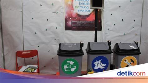 Sampah merupakan masalah lingkungan yang sangat serius yanng dihadapi masyarakat indonesia dan dunia. Tulisan Tempat Sampah Organik : Waste Recycle ...